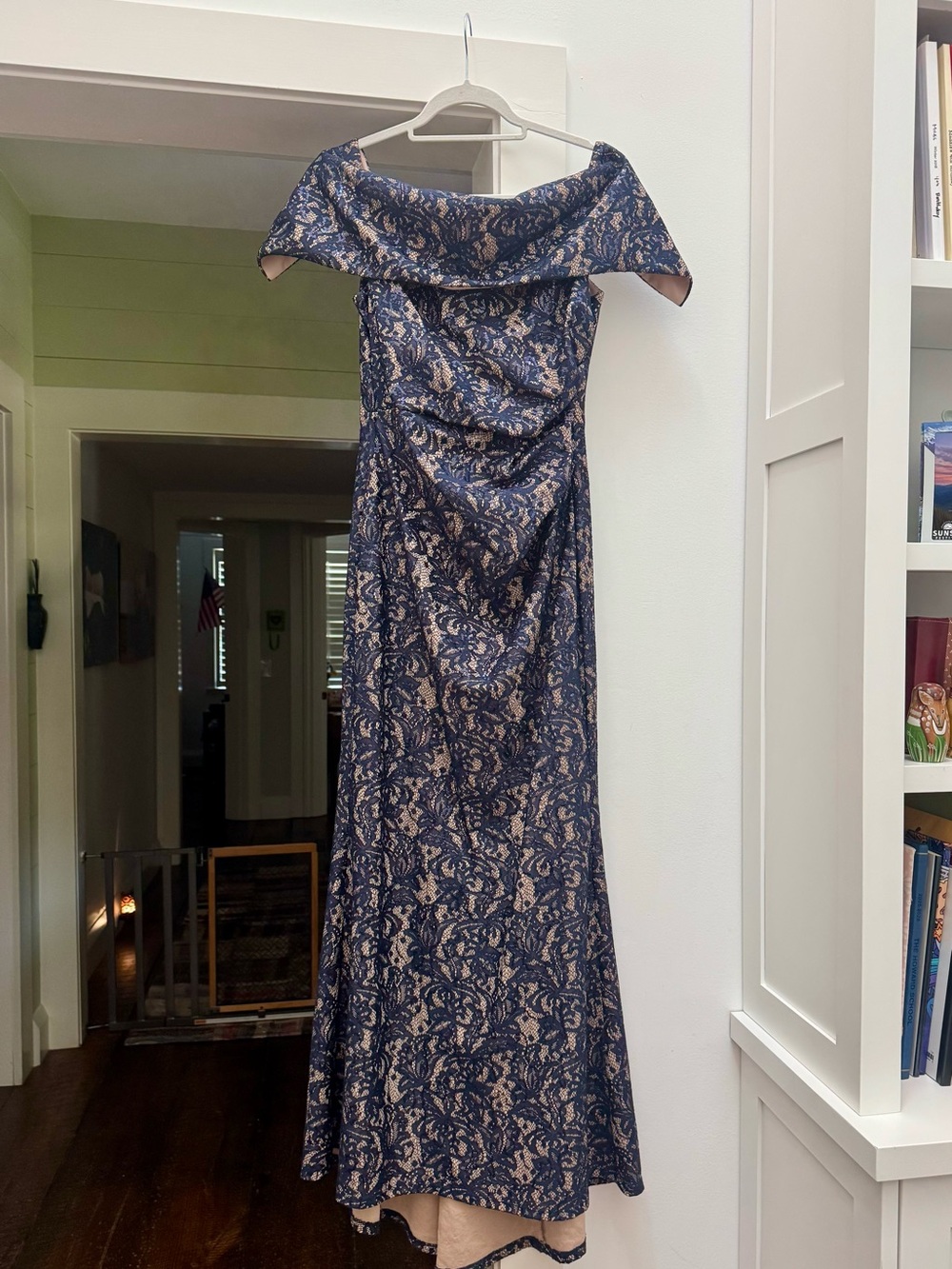 Navy/Beige Vince Camuto Formal Sz 8P